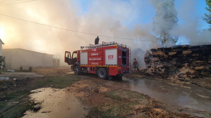 Tokat'ta çıkan yangında 2 bin balya saman zarar gördü