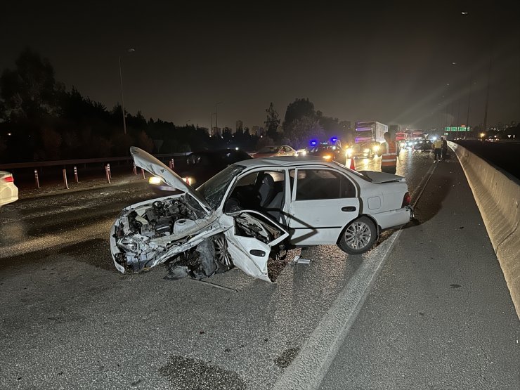 Adana'da iki otomobilin çarpıştığı kazada 1 kişi yaralandı