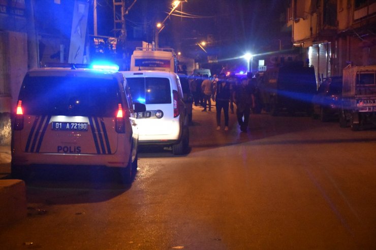 Adana'da kavgaya müdahale eden polis memuru bıçakla yaralandı