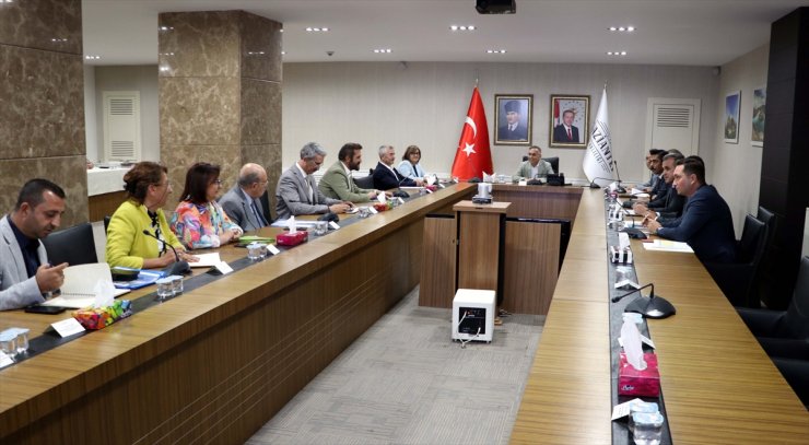 Gaziantep Valisi Çeber, "Yıkılacak Binaların Değerlendirme Toplantısı"na katıldı: