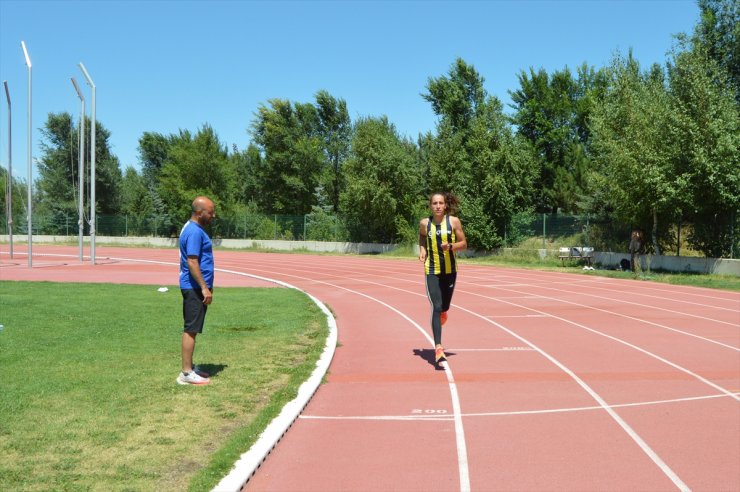 Hayvan otlatırken keşfedilen Avrupa şampiyonu atlet Dilek Koçak, Paris 2024'e odaklandı