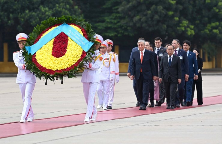 Kazakistan ve Vietnam vizesiz seyahat anlaşması imzaladı