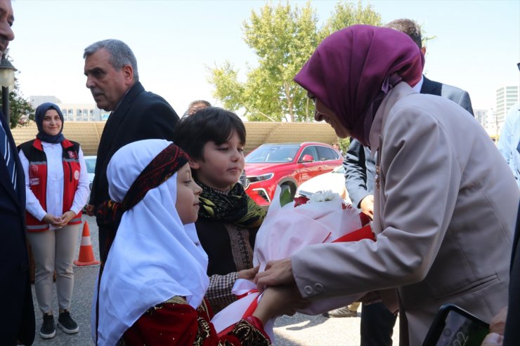 Aile ve Sosyal Hizmetler Bakanı Göktaş, Şanlıurfa'da ziyaretlerde bulundu