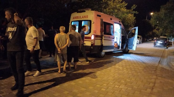 Manisa'da pompalı tüfekle vurulan kadın yaralandı