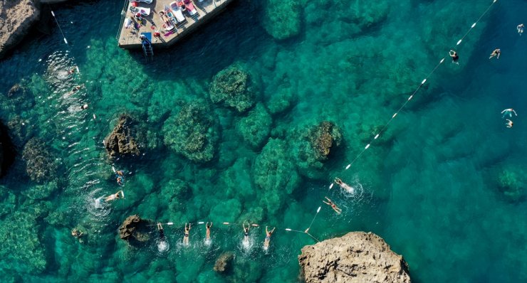 Antalya'da kadınların spora teşvik edilmesi için su jimnastiği kursu düzenlendi