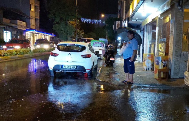 Aydın'da bunaltan sıcakların ardından yağan yağmur serinletti