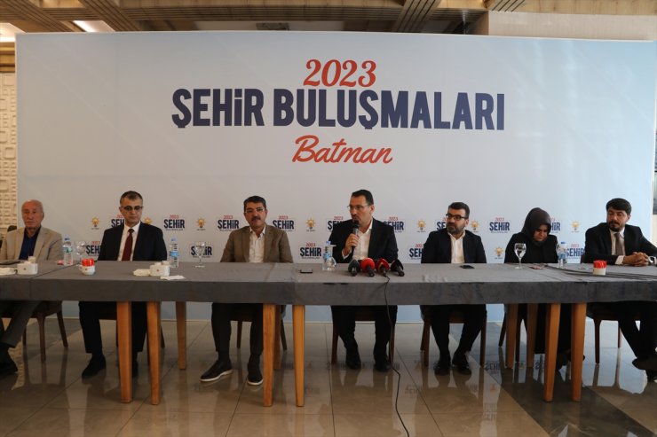 AK Parti'li Yavuz Batman'da "Şehir Buluşmaları" programında konuştu: