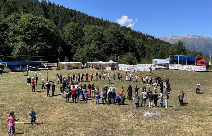 Artvin'de bal şenliğinde coğrafi işaretli "Hatila balı" tanıtıldı