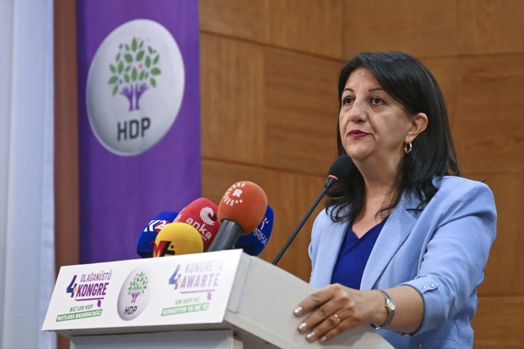 HDP'nin 4. Olağanüstü Kongresi'nde Sultan Özcan ve Cahit Kırkazak Eş Genel Başkanlıklara seçildi