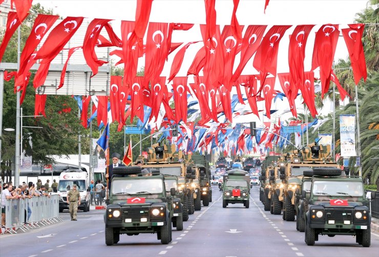 GÜNCELLEME - İstanbul'da "30 Ağustos" provasının yapıldığı Vatan Caddesi trafiğe açıldı