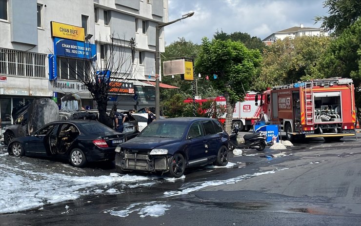 İstanbul'da oto sanayi sitesindeki 5 araç yandı