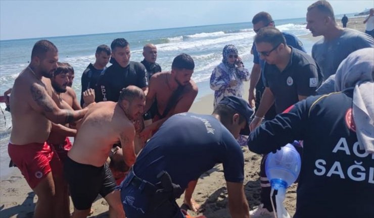 Samsun'da serinlemek için denize giren 2 kişiden 1'i boğuldu