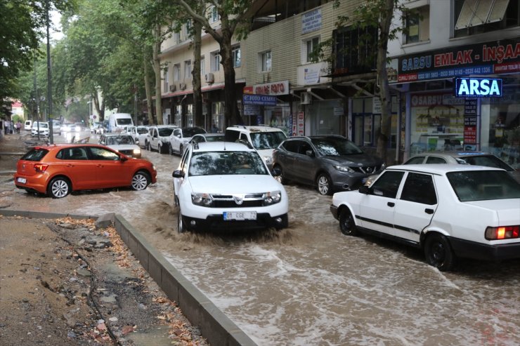 Adana'da sağanak etkili oldu