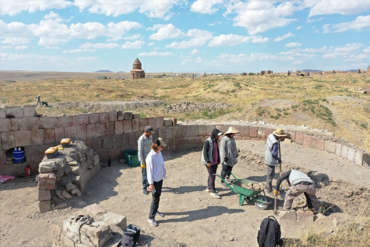 Ani'nin saklı tarihinin gün yüzüne çıkarılması için 5 noktada kazı yapılıyor