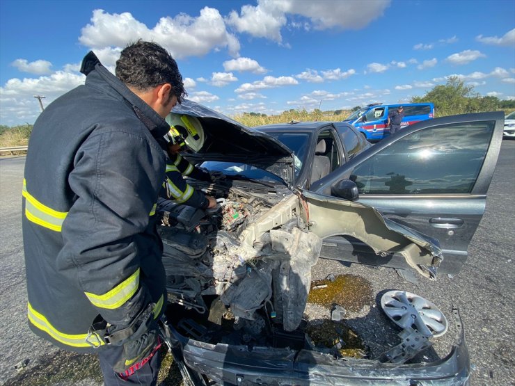 Kırklareli'nde iki otomobilin çarpıştığı kazada 6 kişi yaralandı