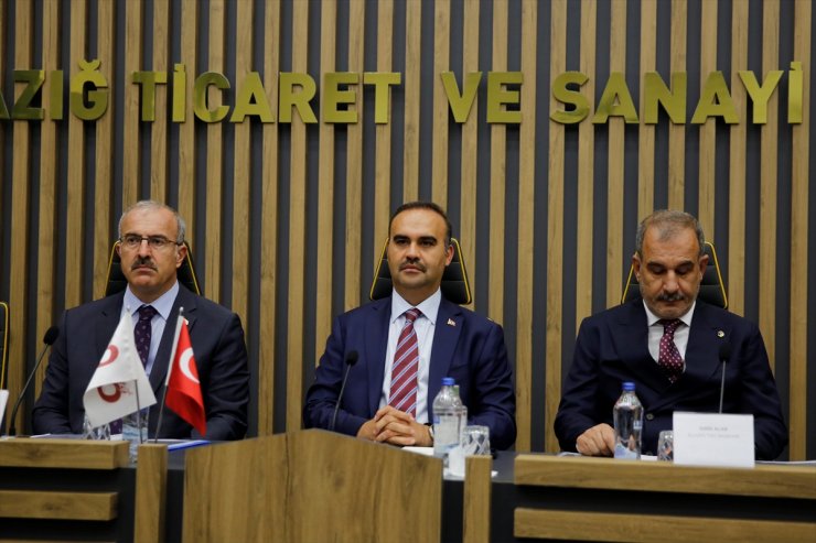 Sanayi ve Teknoloji Bakanı Kacır, Elazığ'da iş insanları ve STK temsilcileri ile buluştu