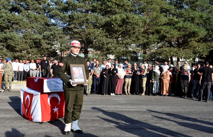 Şehit Piyade Sözleşmeli Er Bünyamin Barlık, son yolculuğuna uğurlandı