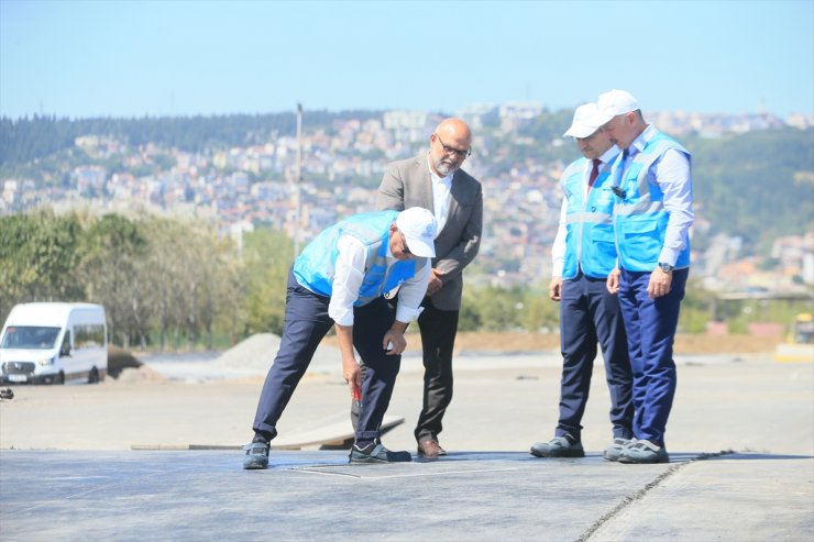 Bakan Özhaseki, İzmit Körfezi'ndeki dip çamuru temizliği çalışmalarını inceledi: