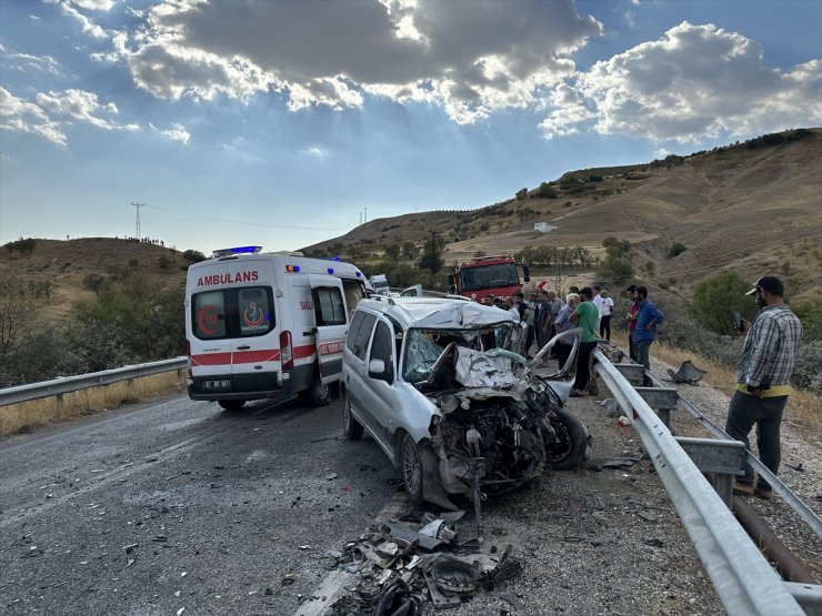 Adıyaman'da trafik kazasında 7 kişi yaralandı