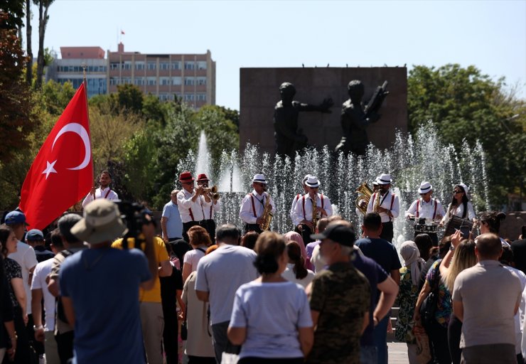 Kızılay'da 30 Ağustos Zafer Bayramı dolayısıyla bando konseri