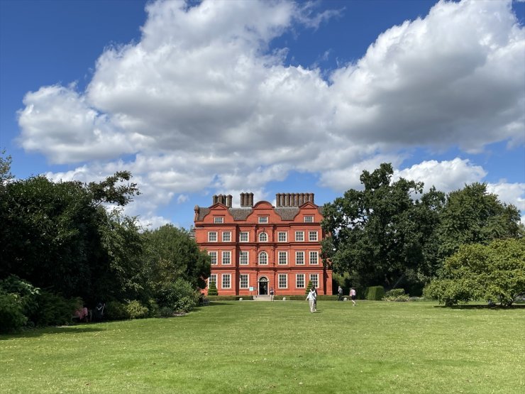 DOSYA HABER/AVRUPA'NIN PARKLARI - Londra'daki Kew Gardens, bitki biliminin "en"leri, ilkleri ve teklerine ev sahipliği yapıyor