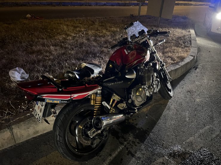 Sinop'ta kaldırıma çarpan motosikletin yabancı uyruklu sürücüsü öldü