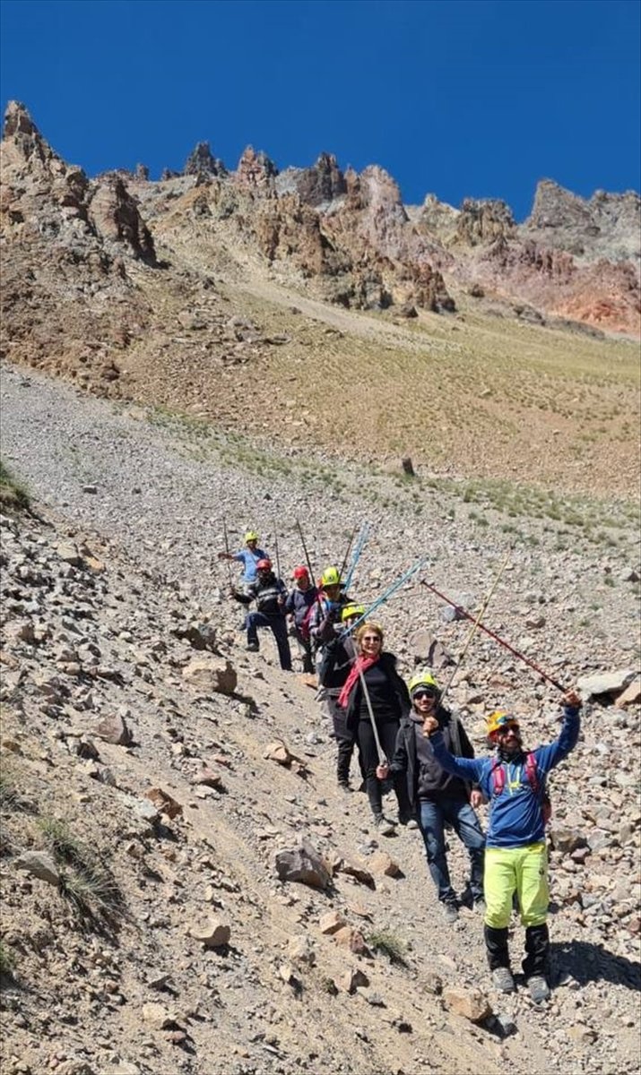 Erciyes Dağı'nda hafta sonları zirve tırmanışı heyecanı yaşanıyor