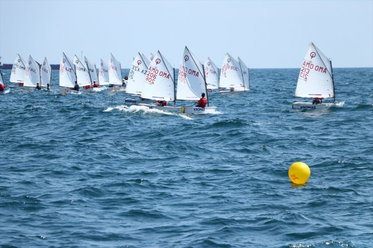 Tekirdağ'da Zafer Kupası yelken yarışları başladı