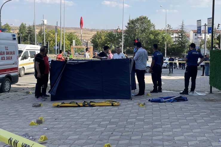 Elazığ'da silahlı kavgada 2 kişi öldü, 1 kişi yaralandı