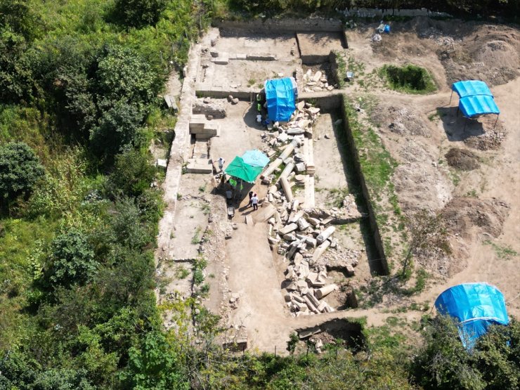 Amasra'da temel kazısında rastlanılan tarihi kalıntılar kayıt altına alınıyor