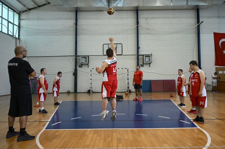 Down Sendromlu Milli Basketbol Takımı, İtalya'ya Avrupa şampiyonu olmak için gidiyor