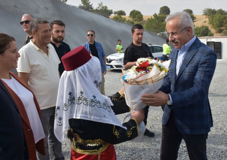 Ulaştırma ve Altyapı Bakanı Uraloğlu, Afyonkarahisar'da YHT tünellerinde incelemede bulundu