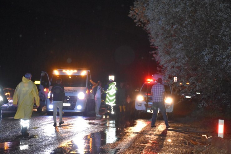 Aksaray'da selde mahsur kalan 13 kişi kurtarıldı