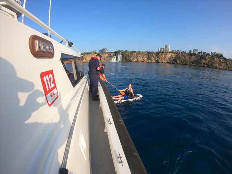 Antalya'da izinsiz kürek sörfü kiralayan kişi yakalandı