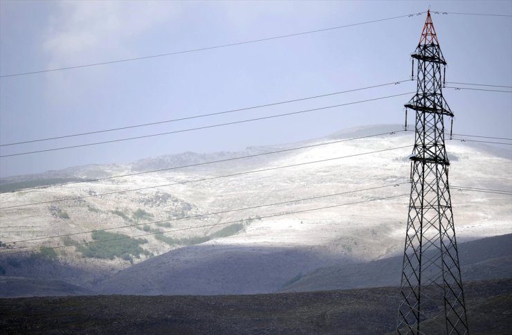 Ardahan'da sağanak ve dolu etkili oldu