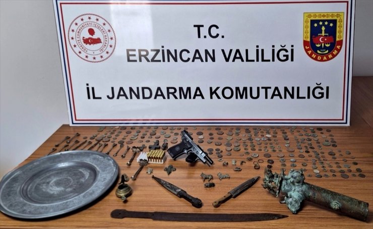 Erzincan'da 80 düzensiz göçmen ve aranan 181 şüpheli yakalandı