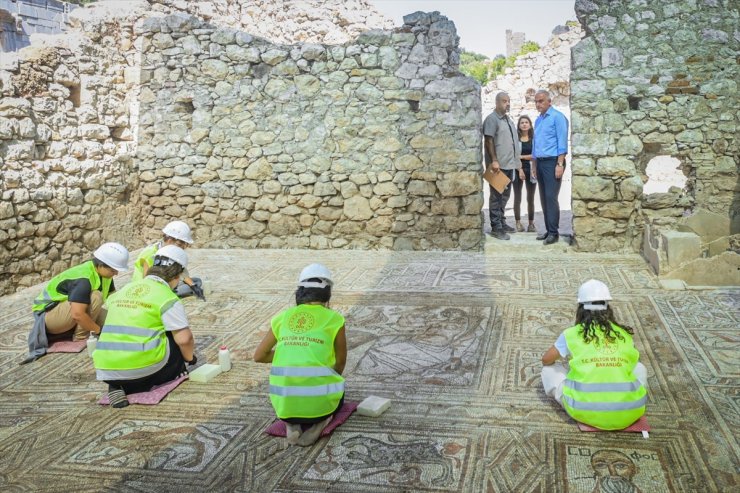 Kültür ve Turizm Bakanı Ersoy, Olimpos Antik Kenti'ndeki çalışmaları inceledi: