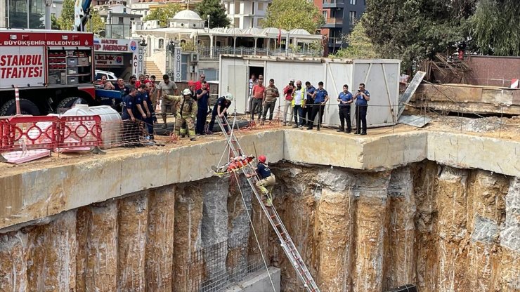 Maltepe'de altgeçit inşaatında üzerine demir düşen işçi yaralandı