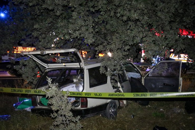 Uşak'taki trafik kazasında 1 kişi öldü, 4 kişi yaralandı