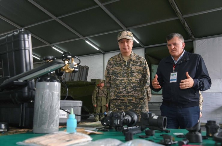 Kazakistan Cumhurbaşkanı Tokayev'e, Türk savunma sanayi şirketlerinin ürünleri tanıtıldı