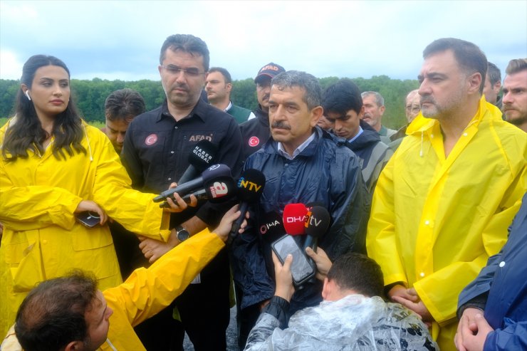 GÜNCELLEME 2 - Kırklareli'nde taşkın nedeniyle ormanda mahsur kalanlardan 2'sinin cesedi bulundu