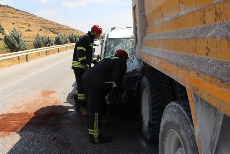 Manisa'daki trafik kazasında 7 kişi yaralandı