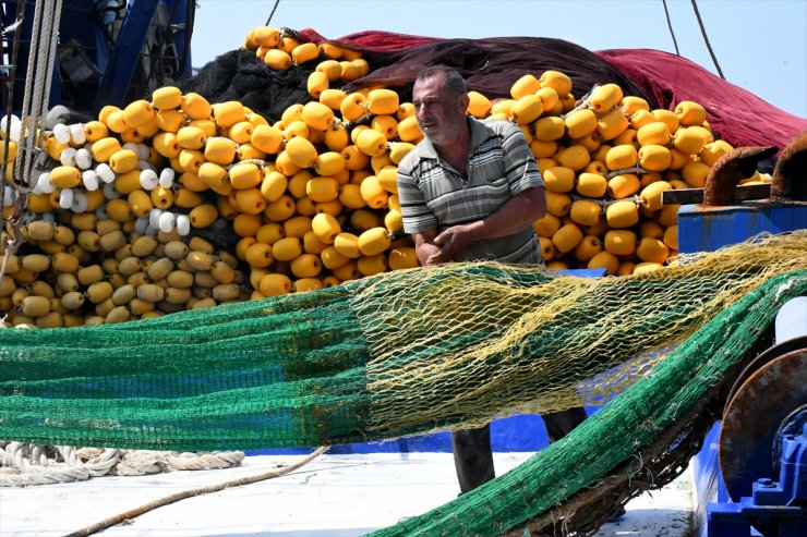 Hatay'da depremzede balıkçılar mavi sularla buluşmak için gün sayıyor