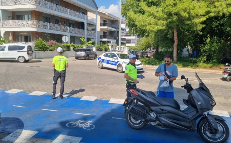 Marmaris'te motosiklet sürücülerine yönelik dron destekli trafik denetimi yapıldı