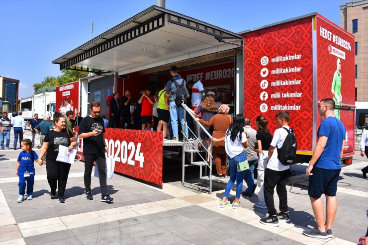 Eskişehir'de "fan zone" kuruldu