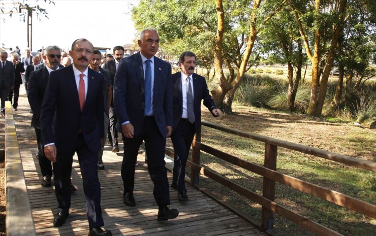 Kültür ve Turizm Bakanı Ersoy, Kızılırmak Deltası Kuş Cenneti'ni gezdi
