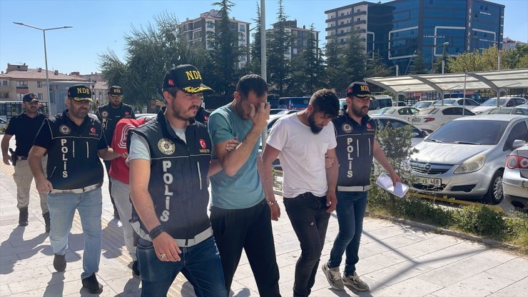 Niğde'de uyuşturucu operasyonunda 4 zanlı yakalandı