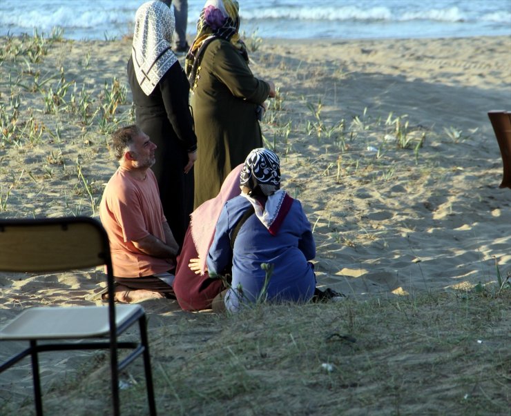 GÜNCELLEME - Sinop'ta denizde boğulma tehlikesi geçiren baba kurtarıldı, oğlu kayboldu