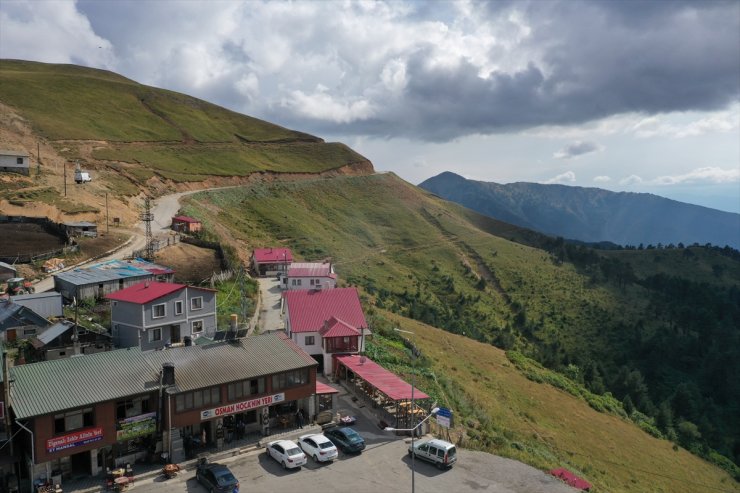 Zigana Dağı'nın zirvesinde 3 kuşaktır lokanta işletiyorlar