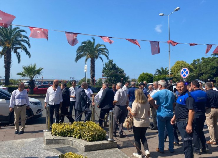 Zonguldak Karadeniz Ereğli Belediyesi Meclis Toplantısı sonrası üyeler arasında kavga çıktı